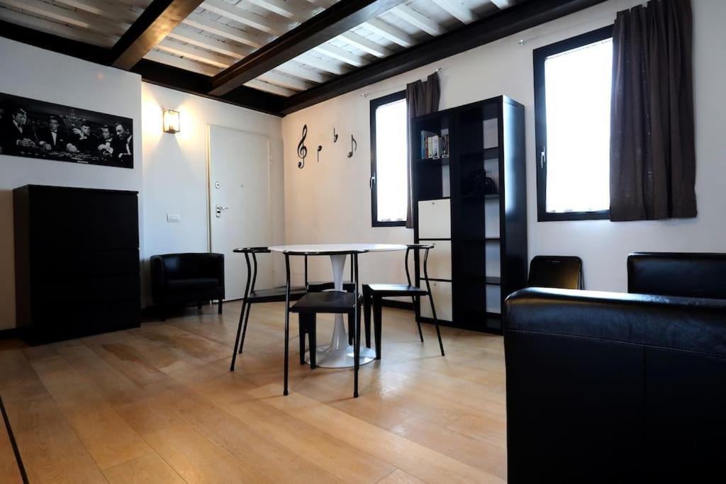 Appartement Loft Santa Chiara - Affitti Brevi Italia à Lucques Extérieur photo